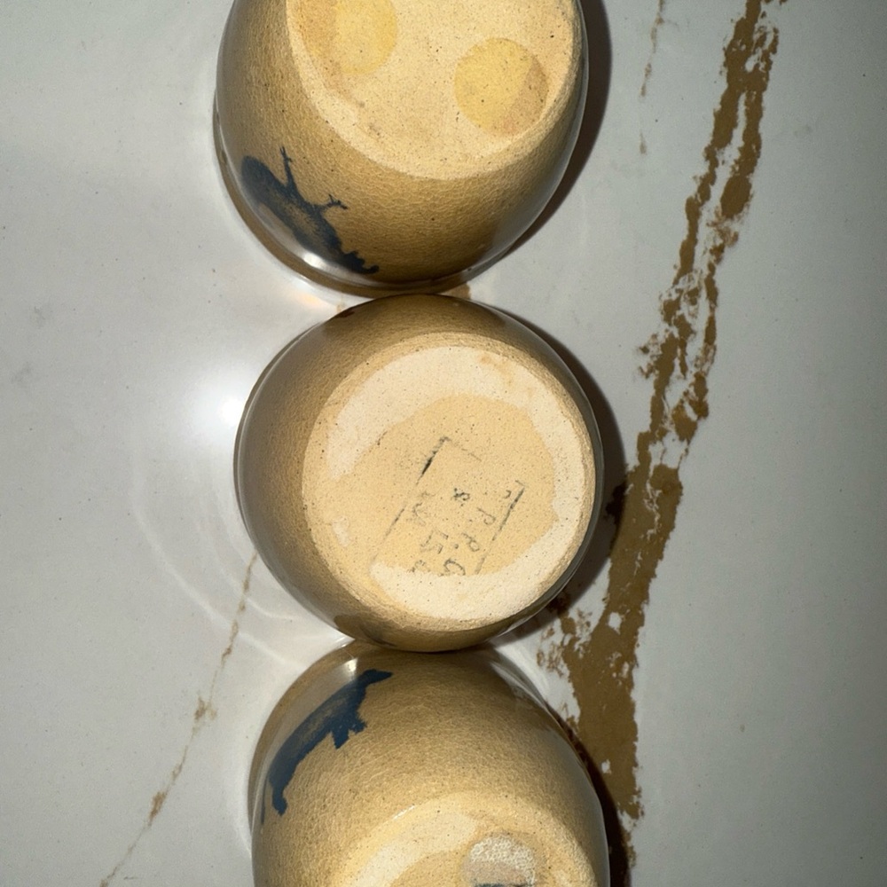 Vtg RRP USA Roseville Ohio Set of 3 small Crocks - Picture 4 of 8
